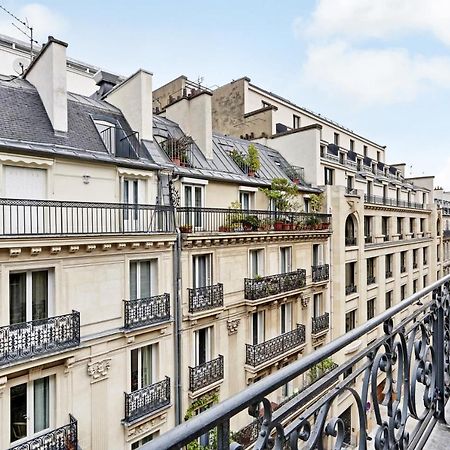 Pick A Flat's Apartments in Champs Elysées - Rue du Colisée París Exterior foto