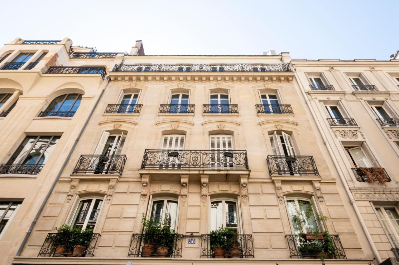 Pick A Flat's Apartments in Champs Elysées - Rue du Colisée París Exterior foto